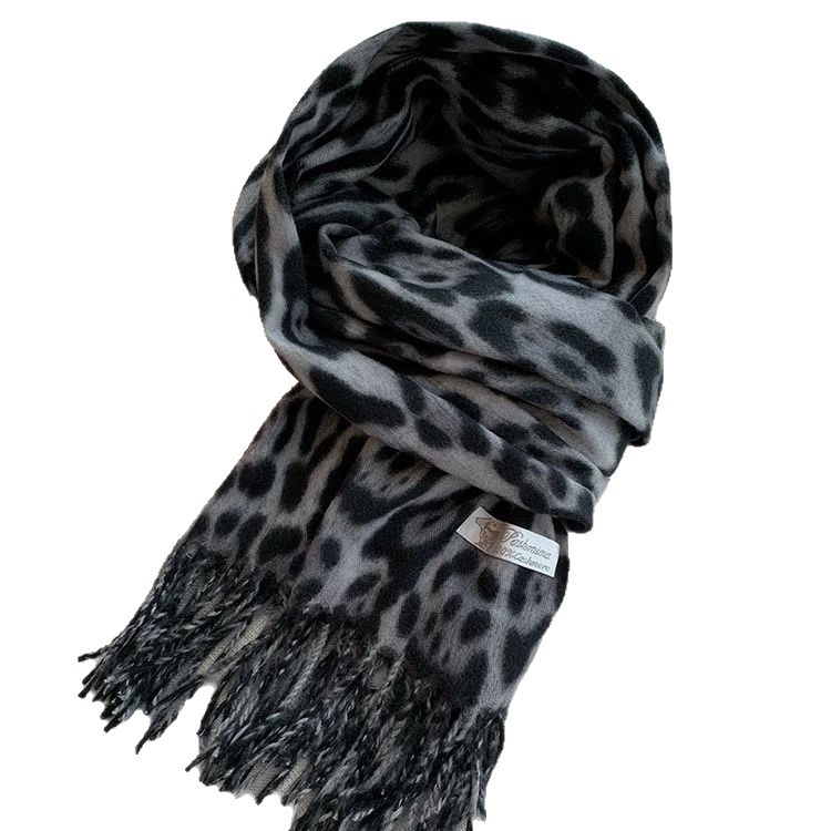 Retro scarf with leopard pattern, 190x35 cm