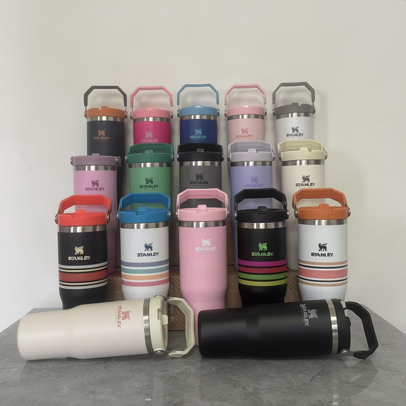 Isolierbecher 870 ml mit Strohhalm und Deckel