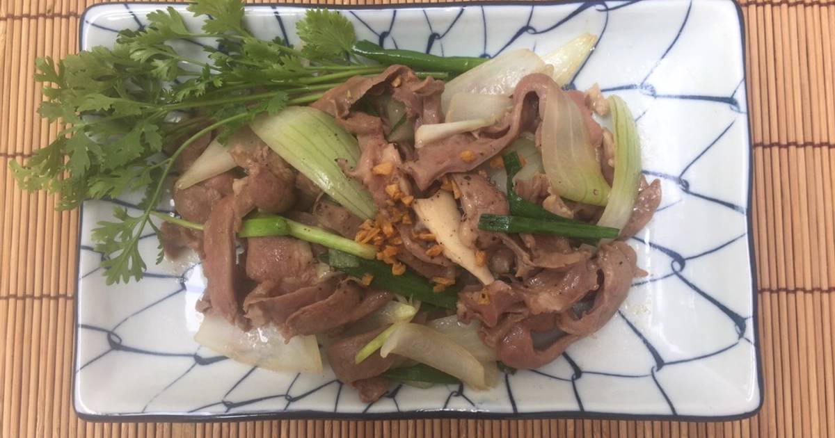 Tim heo xào hành tây