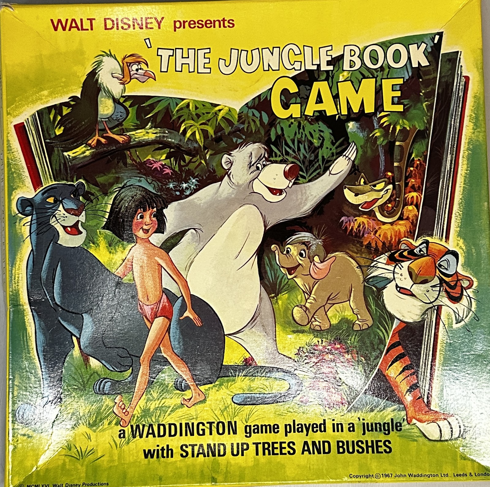 Walt Disney presents 'The Jungle Book' Game by John Waddington Ltd., 1967 UK edition with stand-up 3-D jungle scenery