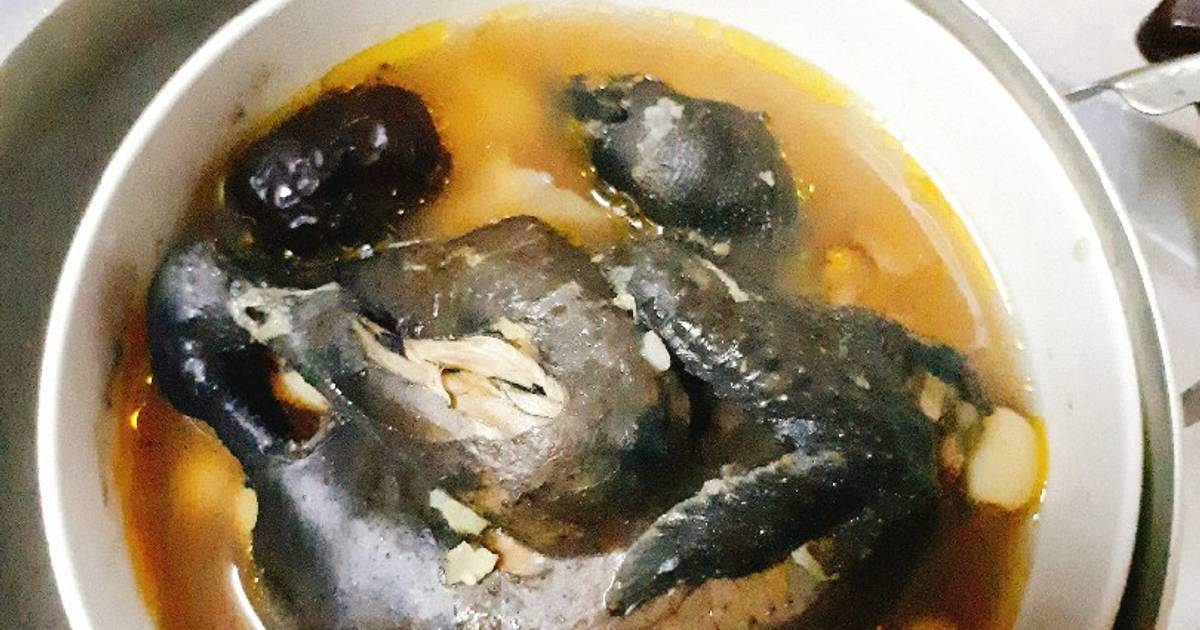 Gà ác hầm thuốc bắc
