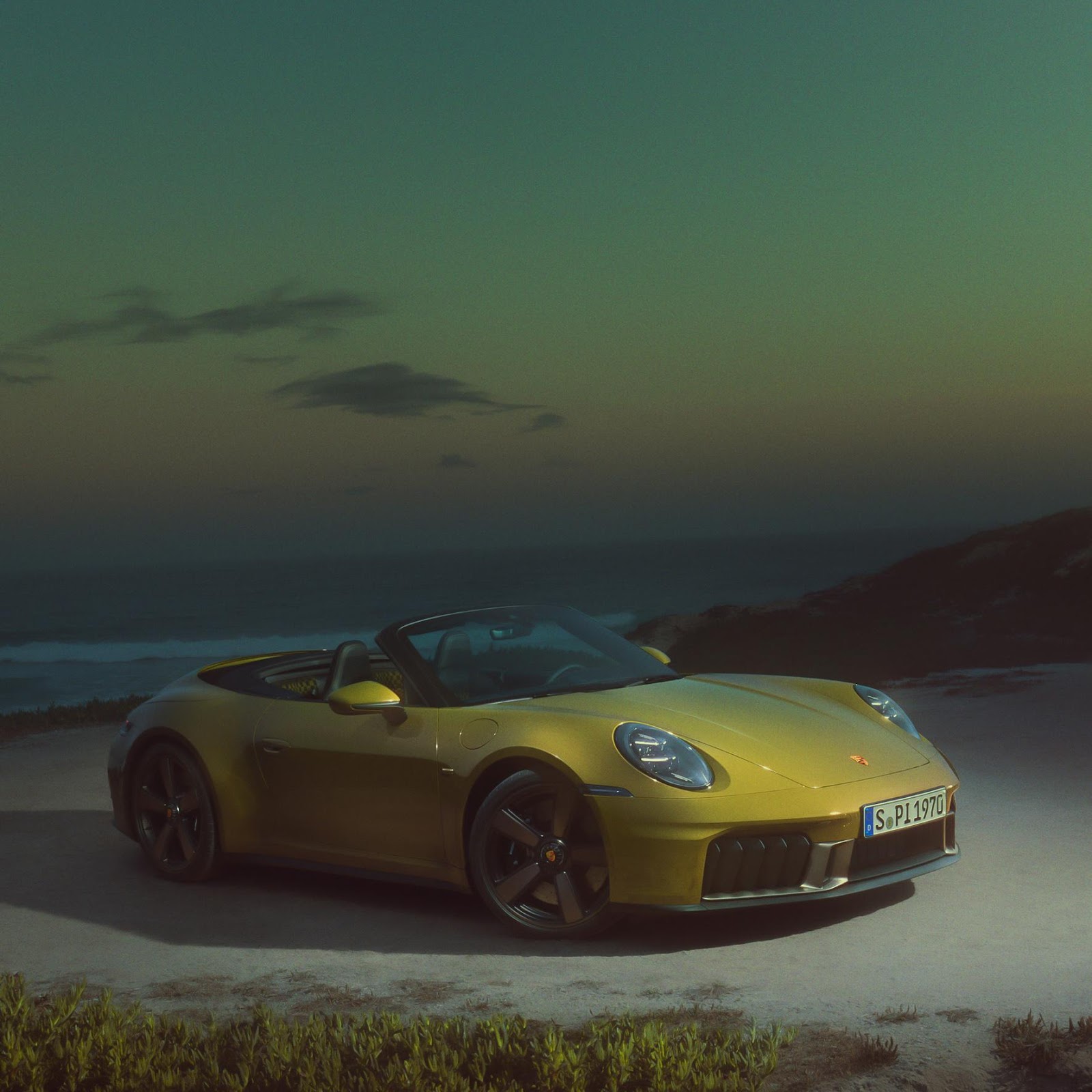 Download Yellow Porsche 911 Targa Cliffside 2K iPhone