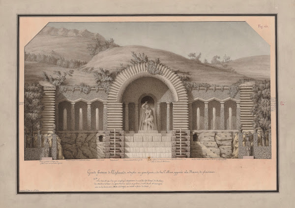 Grande fontaine de lesplanade adaptée au panchant de la colline opposée à la mai
