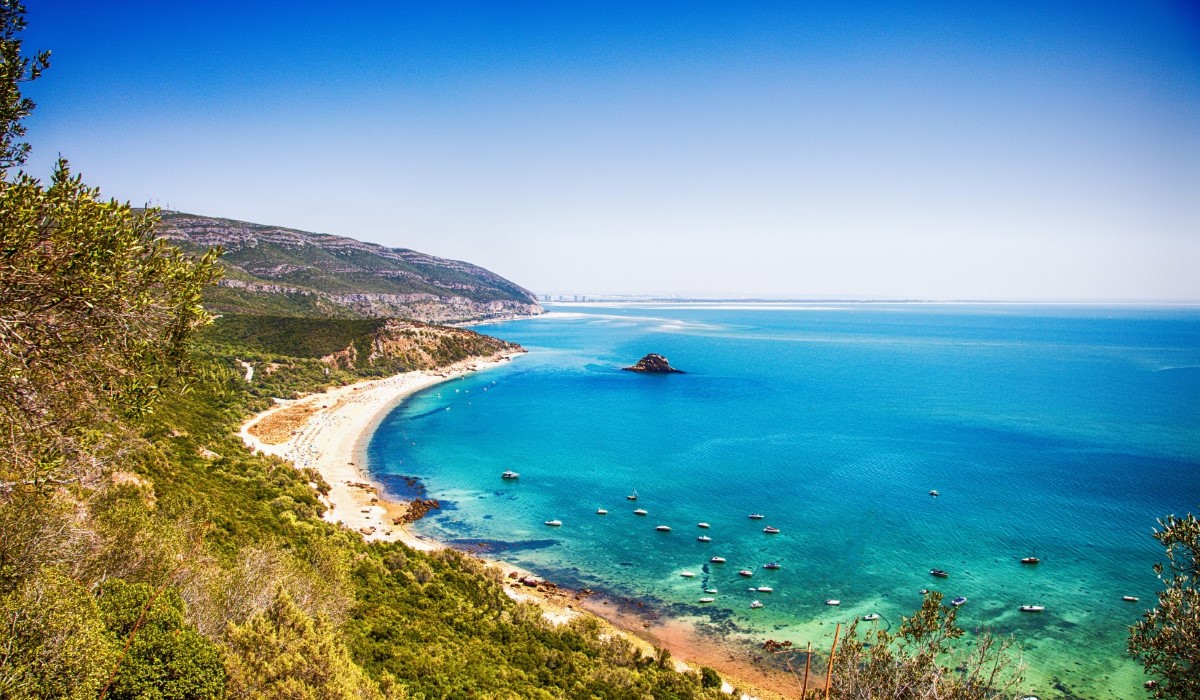 A Day of Coastal Wonders: Sesimbra, Arrábida, and Azeitão