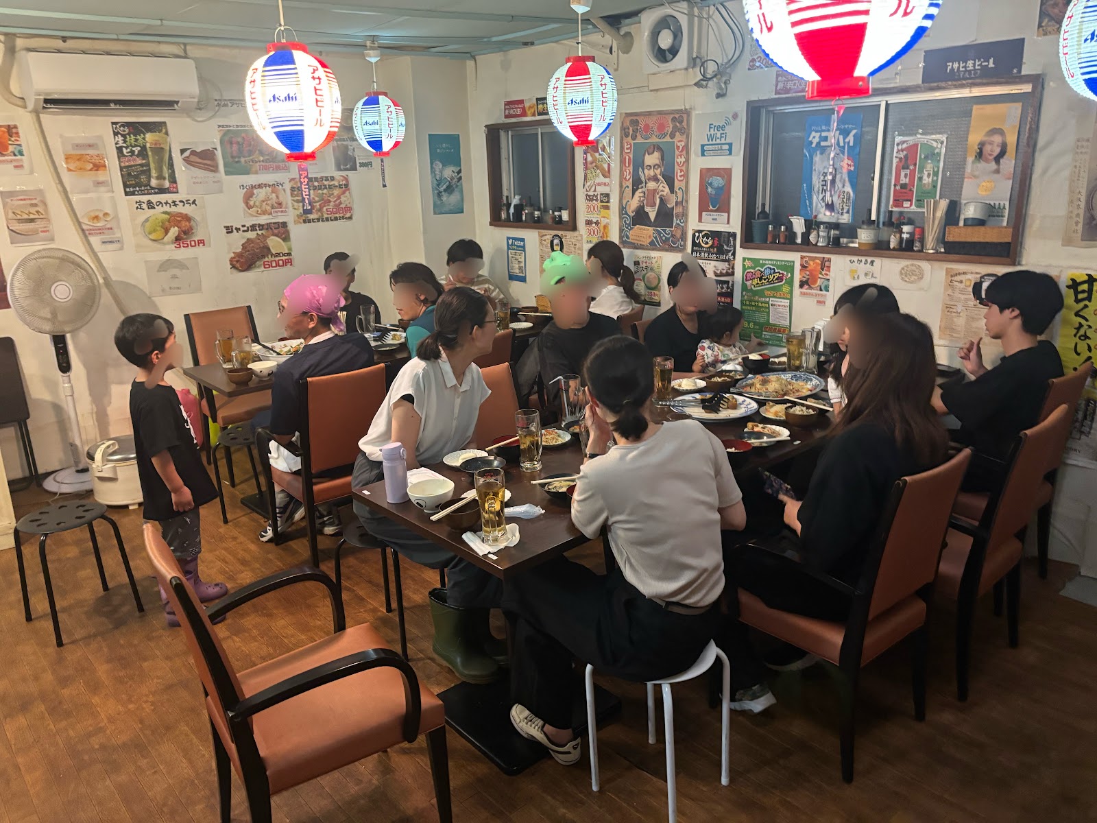 商店街の飲食店や地域スペースで開催されるアットホームなこども食堂