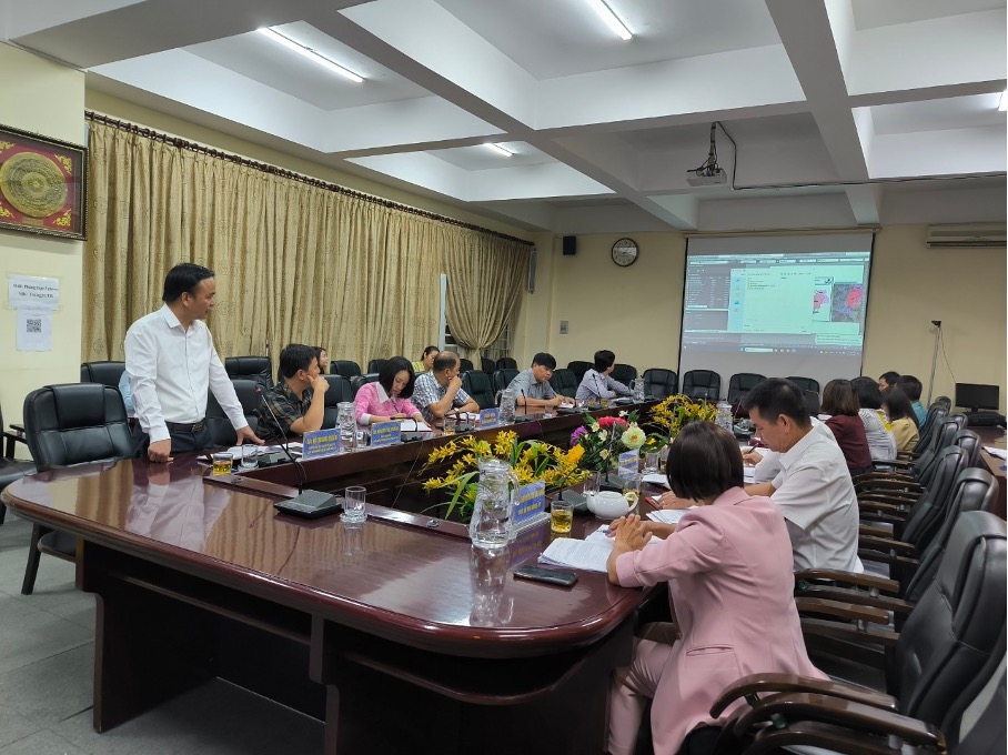 Đồng chí Hà Trung Chiến - Ủy viên BTV Tỉnh ủy, Bí thư Thành ủy, Chủ tịch HĐND thành phố Sơn La làm việc với Đảng bộ Trường Đại học Tây Bắc