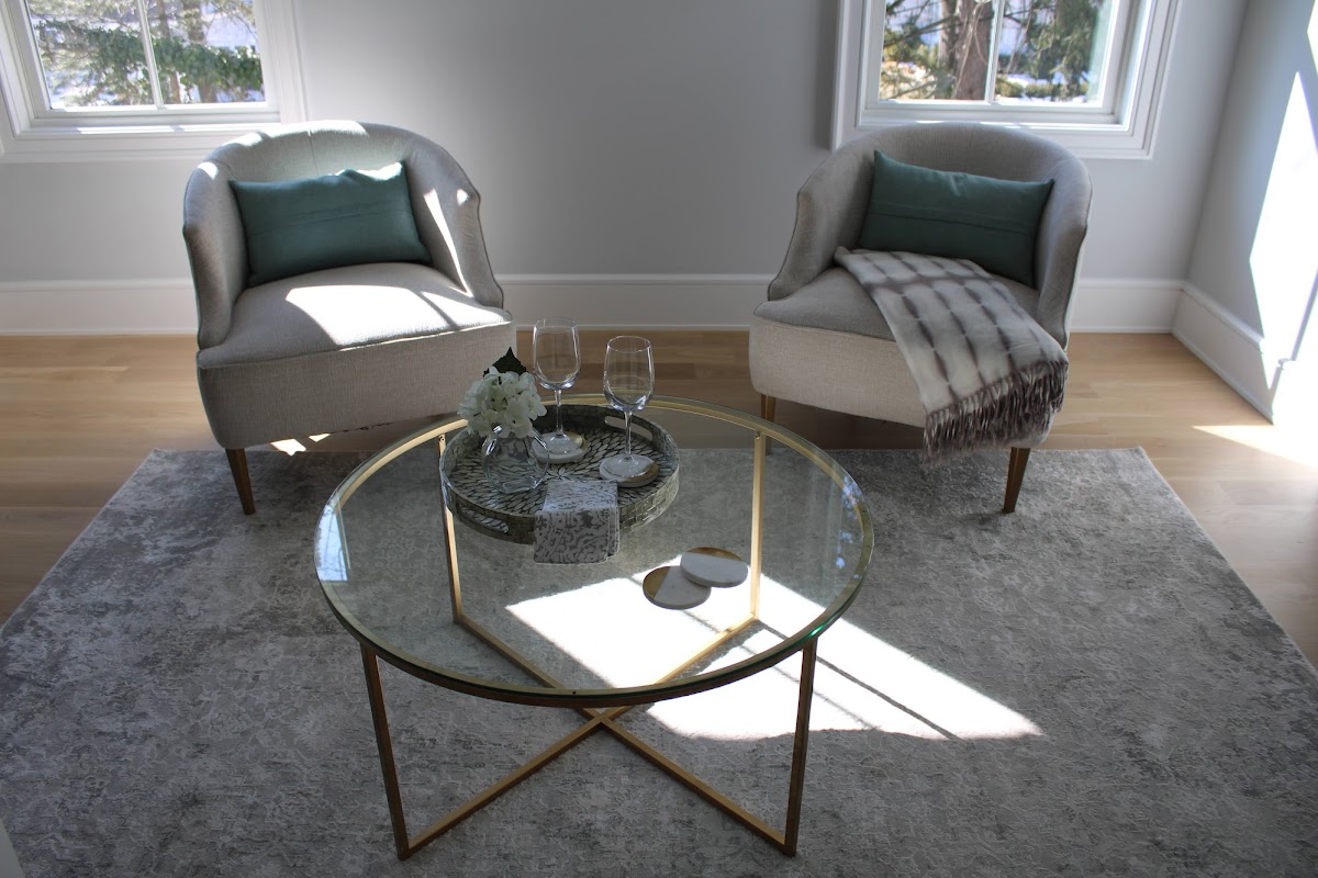 Living/Family Rooms image