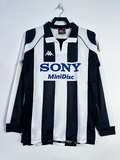 Retro 1997-98 Juventus Local.jpeg
