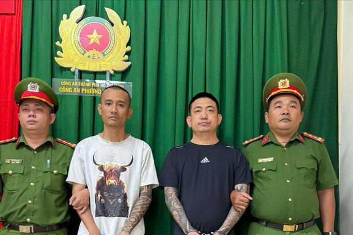 Bắt tạm giam 2 người đi xe bán tải chửi bới, hành hung người đi xe máy ở Bình Tân - Báo Pháp Luật TP.HCM