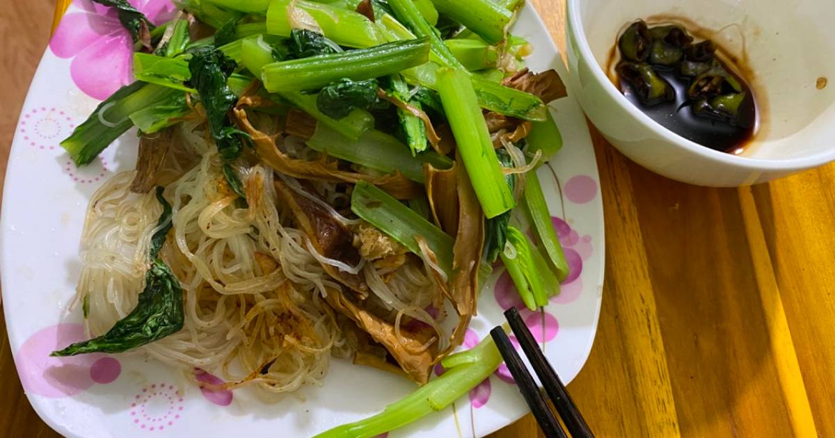Bún gạo xào chay