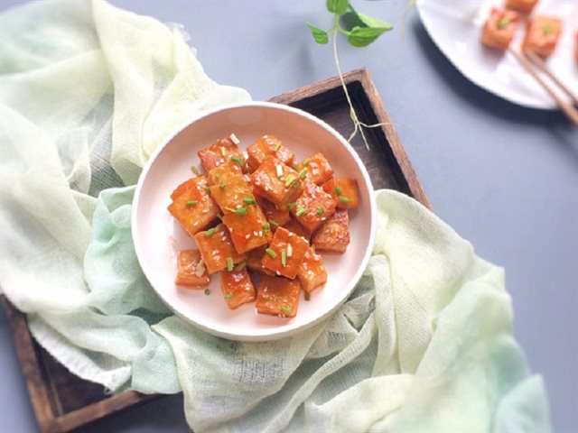 Đậu Hũ Trắng Chiên Sốt Chua Ngọt