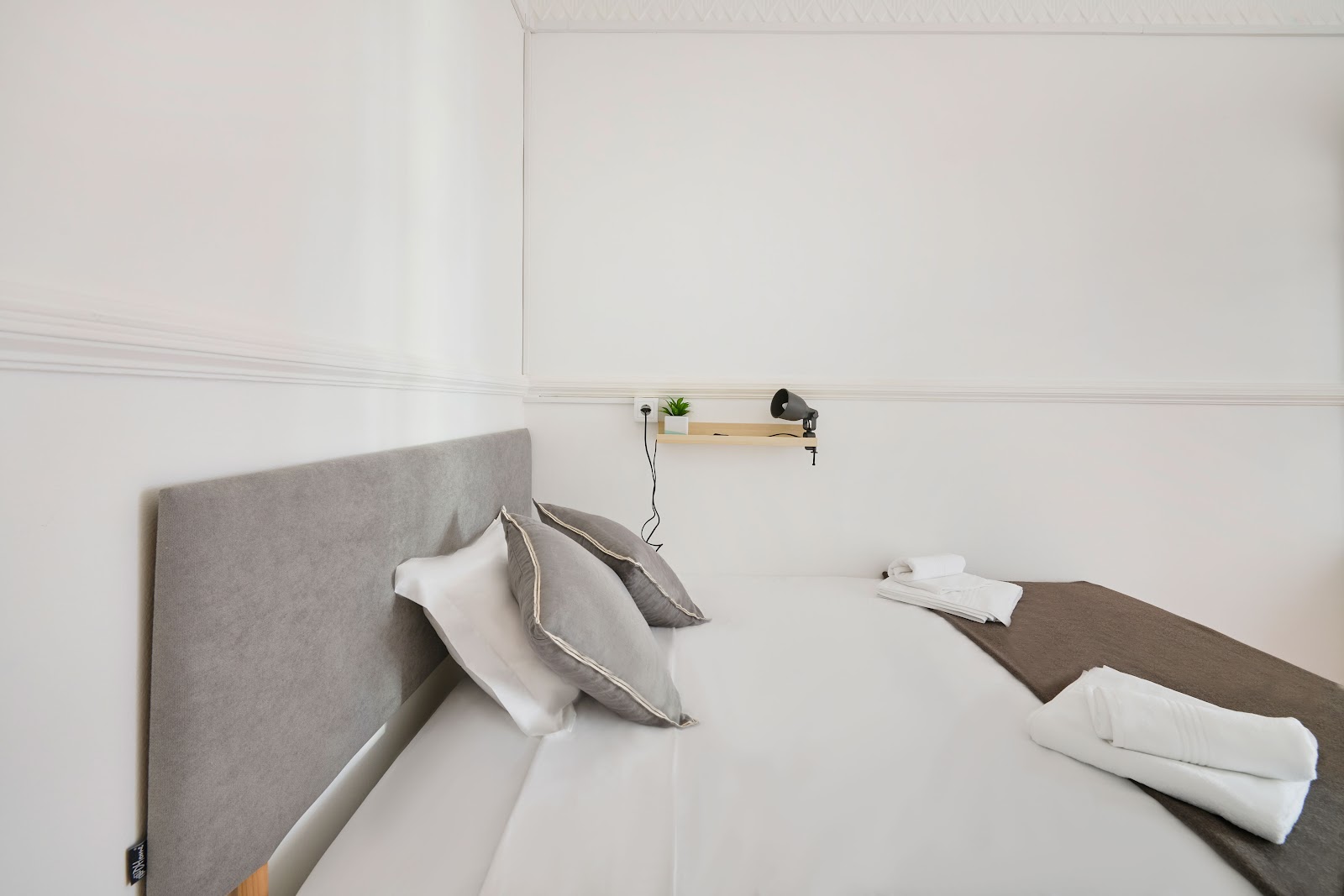 PR11#R7 - Bright bedroom in Príncipe Real