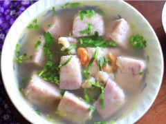 Múc canh ra bếp và thưởng thức nhé!