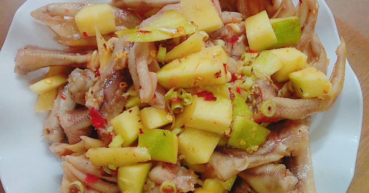 Chân gà trộn xoài non