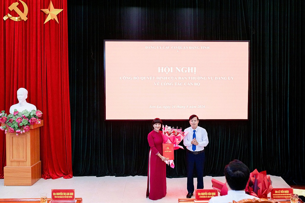 Đảng ủy các cơ quan Đảng tỉnh công bố Quyết định chuẩn y công tác cán bộ tại Trường Đại học Tây Bắc