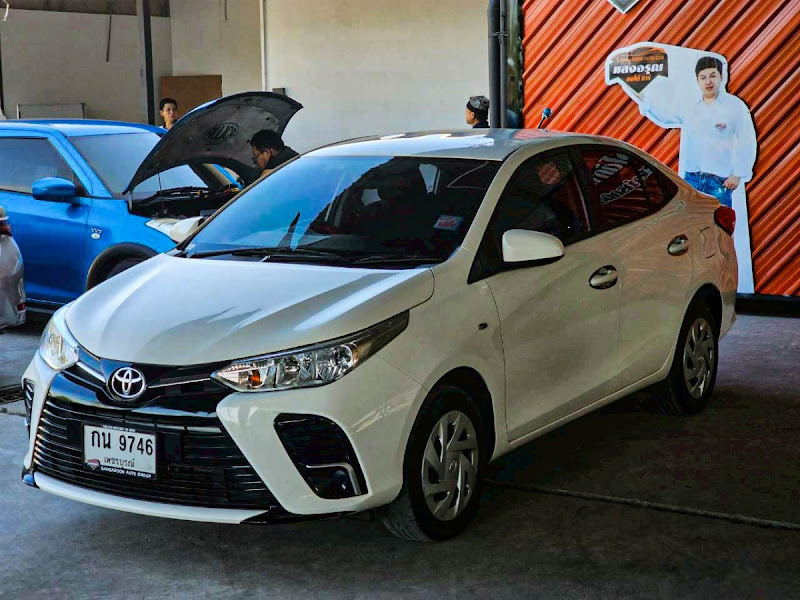 TOYOTA YARIS ATIV