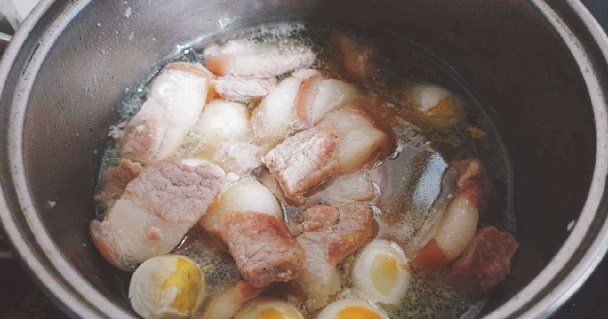 Thịt heo kho trứng cút
