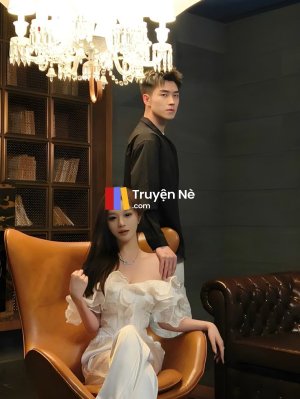 Đêm Đen Trong Ngành Giải Trí