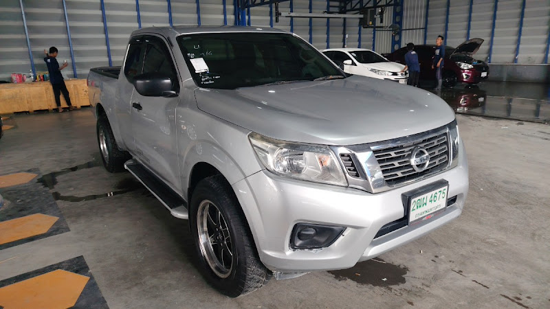 NISSAN NAVARA