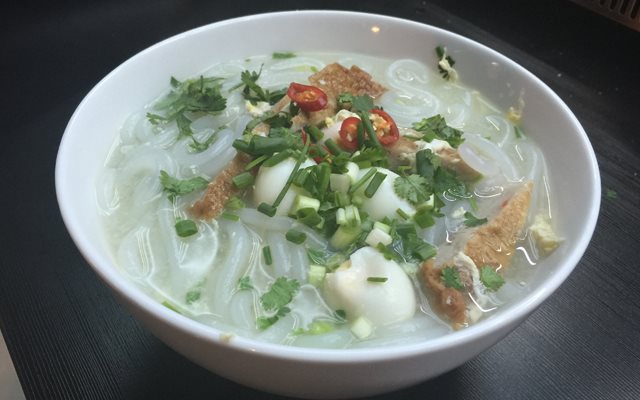 Bánh Canh Chả Cá Trứng Cút