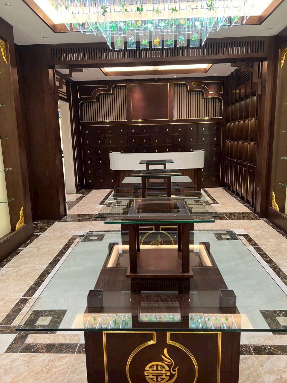 Showroom thời trang — ảnh 4