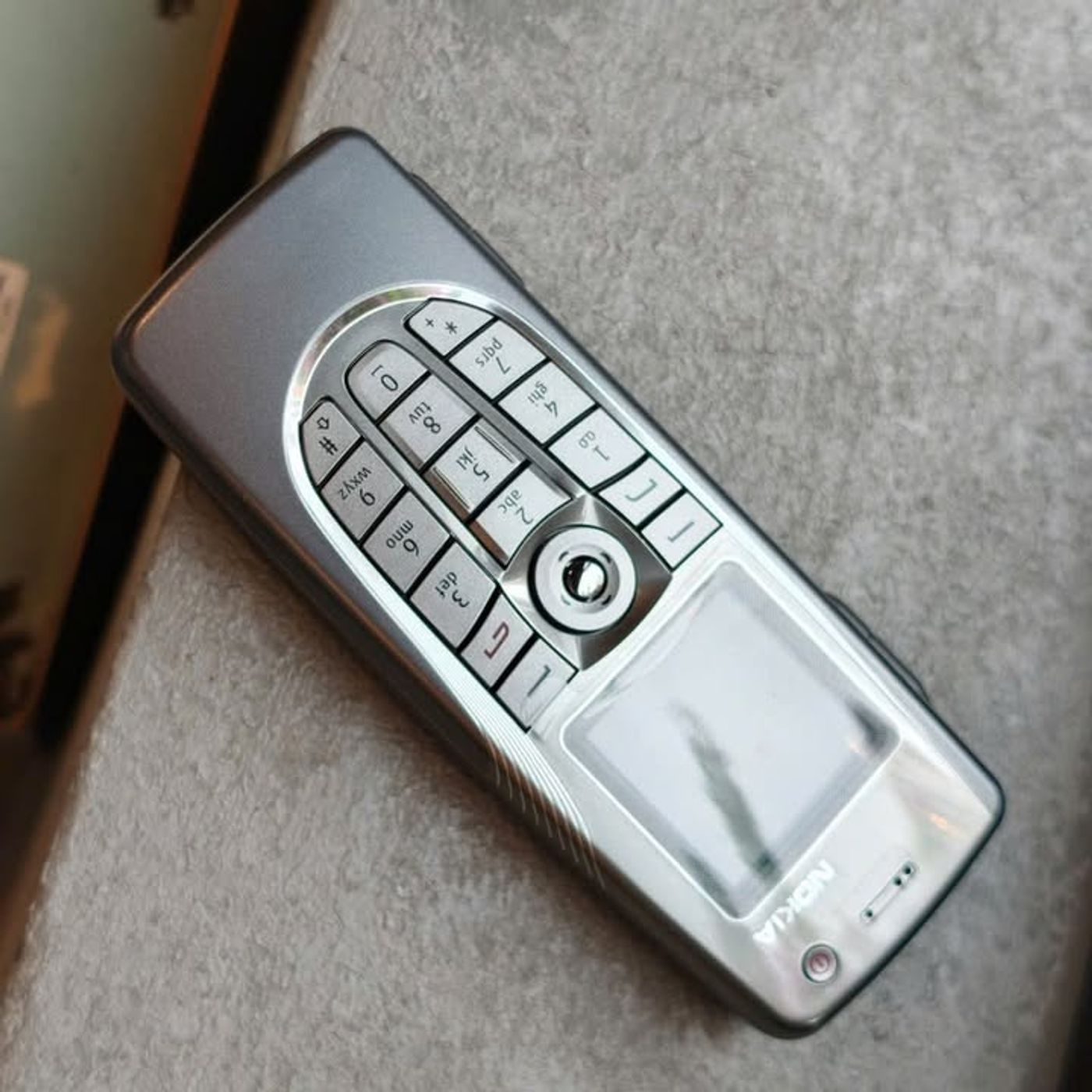 Nokia 9300 Communicator New 100% hiếm gặp xuất hiện trên thị trường sưu tầm