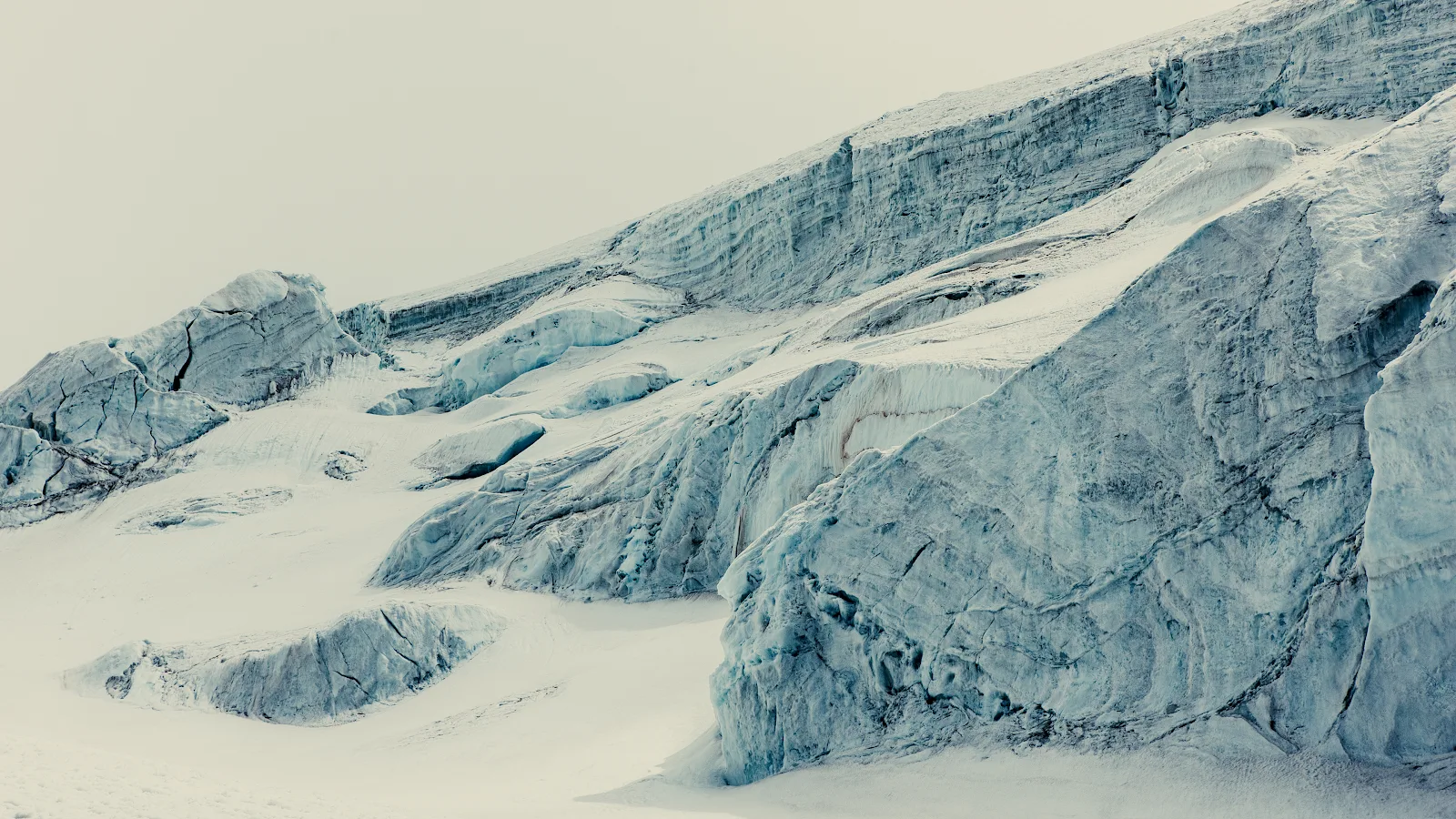 Massive Blue Glacier Ice Wall - Glacial Landscape Photography 4K Wallpaper (3840x2160)