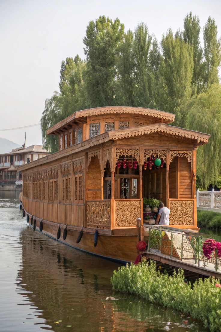 Houseboat Exterior