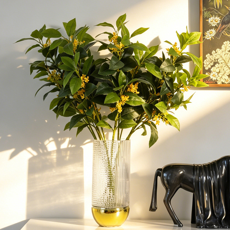 Kunstblumen-Arrangement, modernes Design