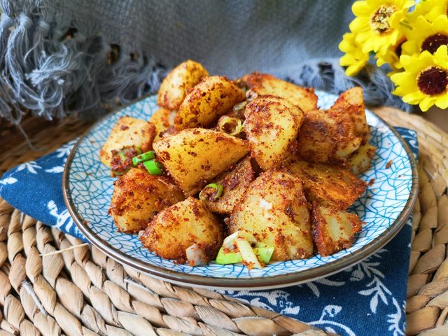 Khoai Tây Xào Thì Là, Ớt Bột Cay Thơm