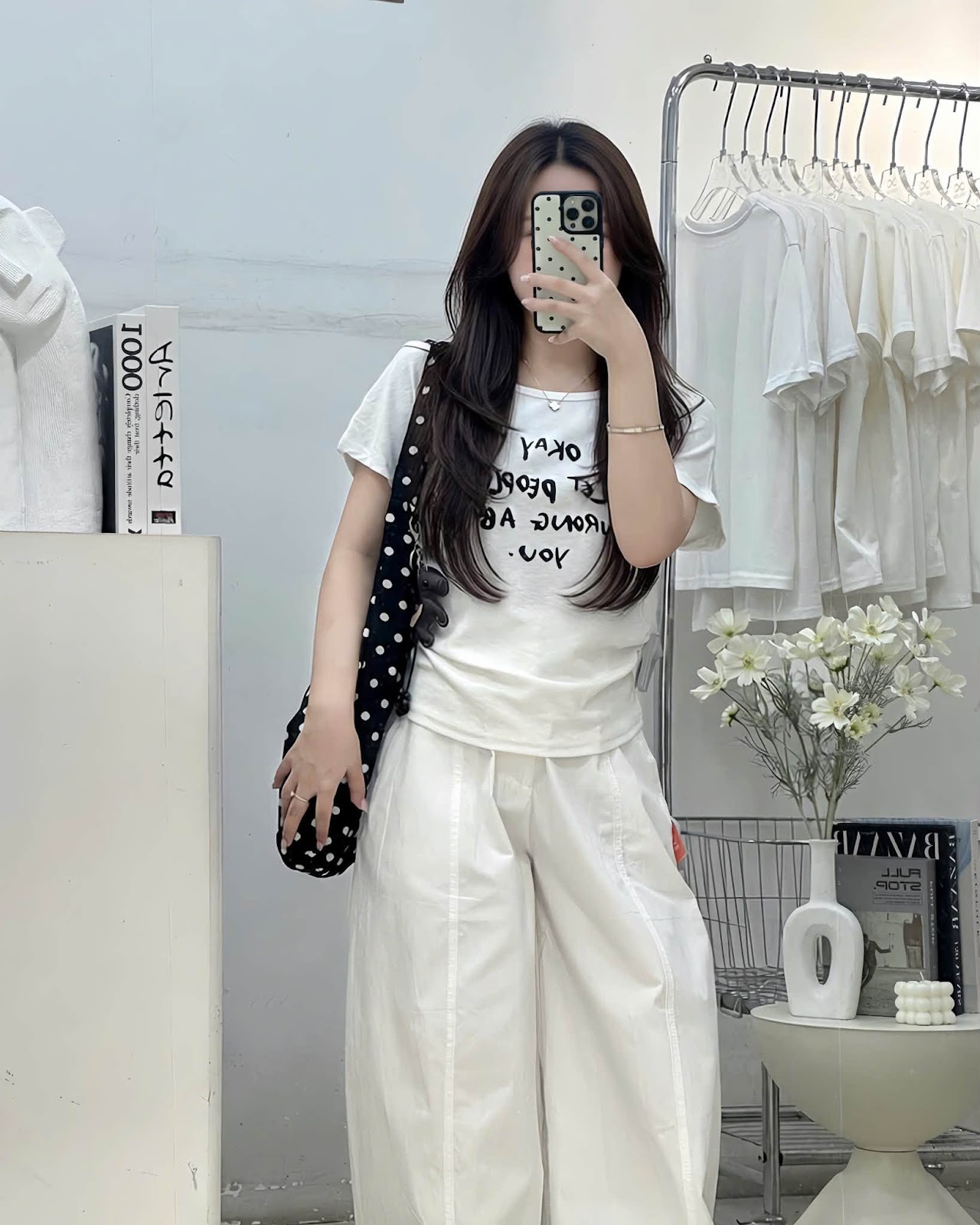 Áo thun bẹt vai in chữ It'S Okay To Let XONXEN SHOP C192 – Image 4