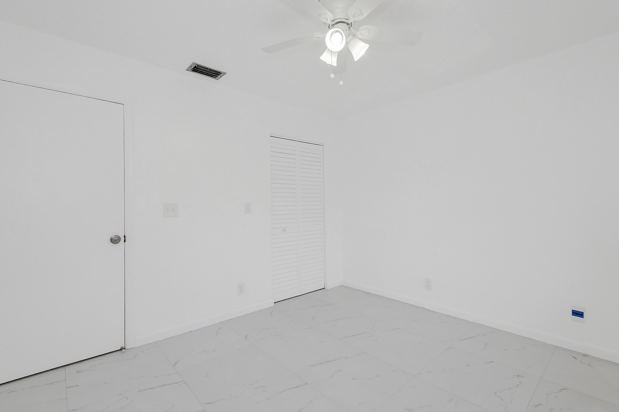 7 Large Units On Nearly A 1/2 Acre property photo 15