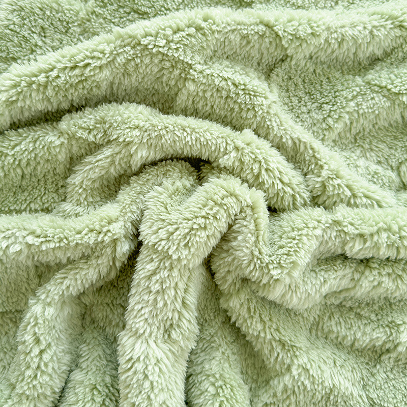 Jacquard-Korallenfleece-Decke mit Schachbrettmuster