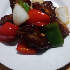 Dọn ra ăn cùng cơm thôi ạ.