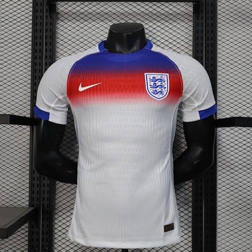 25-26 Inglaterra Local.jpg