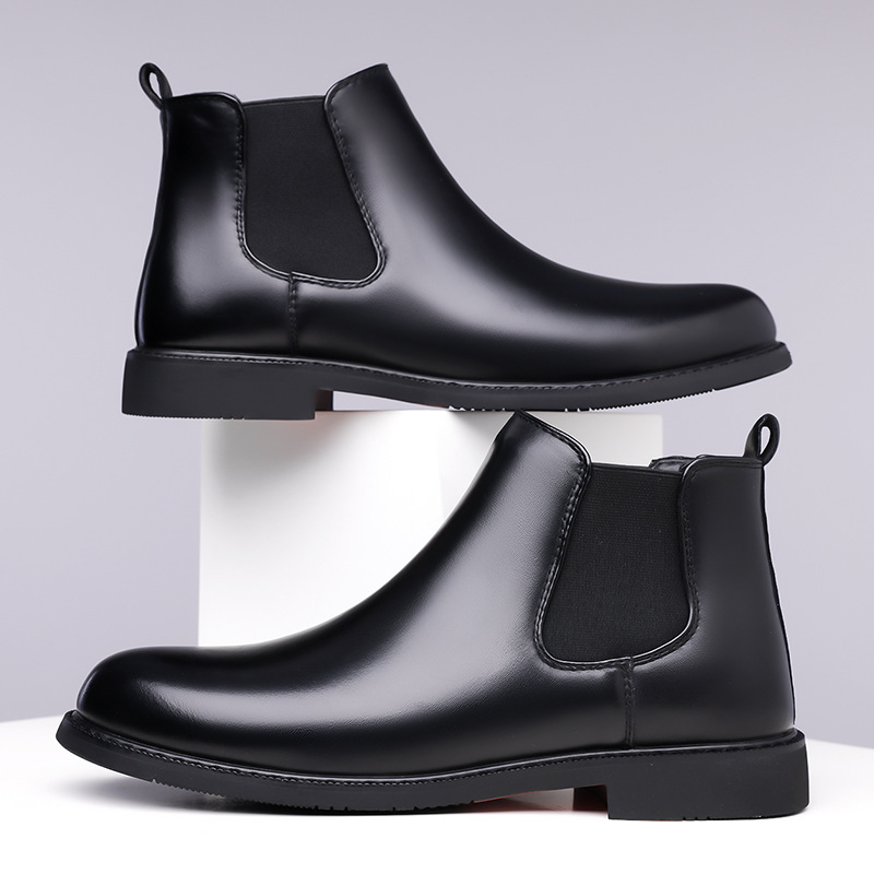 Robust men's leather work boots