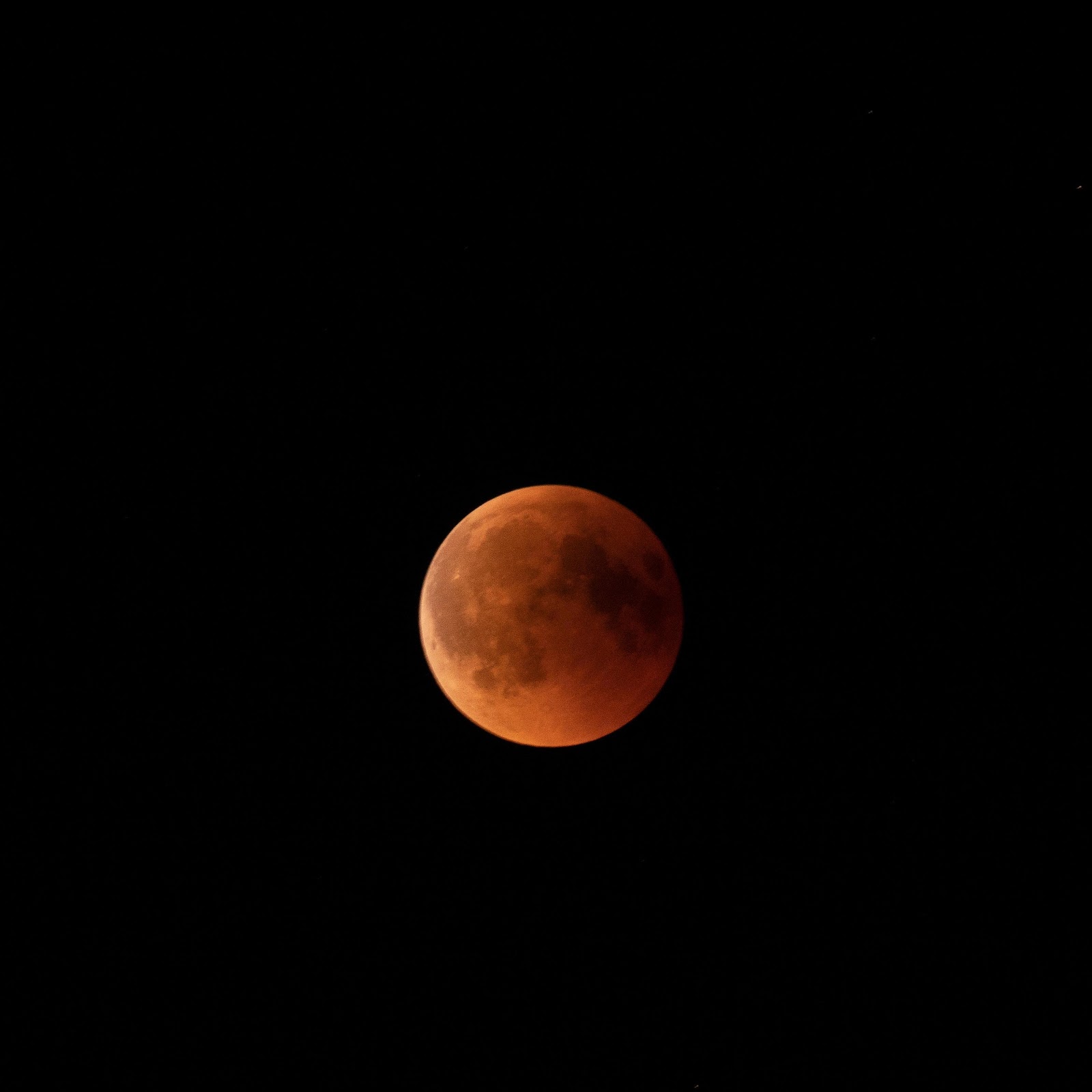 Download Blood Moon Lunar Eclipse 4K iPhone