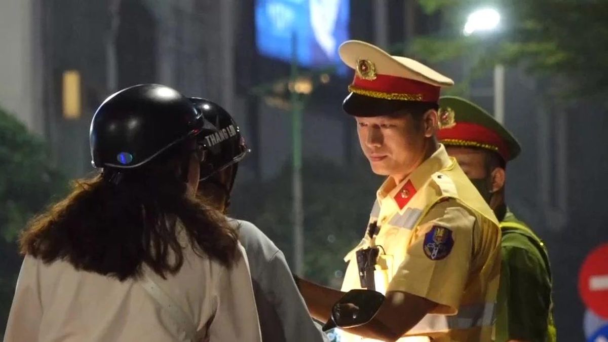 CSGT Hà Nội: Không có ngoại lệ với vi phạm nồng độ cồn - Báo Công An Nhân Dân