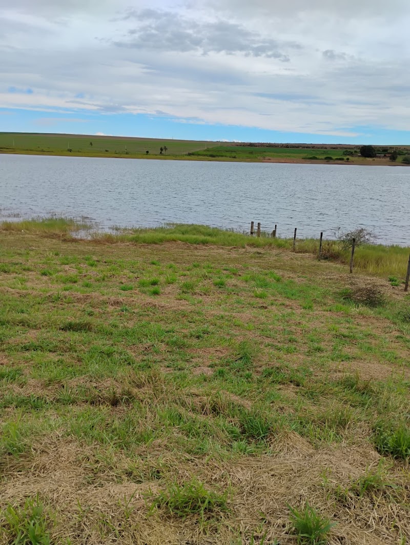 Foto 5 de Terreno pé na água à venda de 6.000m² no Riviera Norte em Arandu