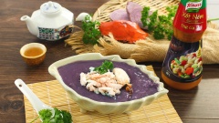 Múc súp cua khoai lang tím ra tô, trang trí phần thịt cua còn lại và ngò tây lên trên mặt cho đẹp mắt, dùng khi còn nóng. Súp cua khoai lang tím chắc chắn là món khai vị mà cả gia đình bạn đều yêu thích bởi hương vị mềm mượt của cua biển hòa quyện trong vị ngọt thanh của khoai lang, chắn chắn sẽ làm ấm bụng cả nhà trong những ngày trời se lạnh.