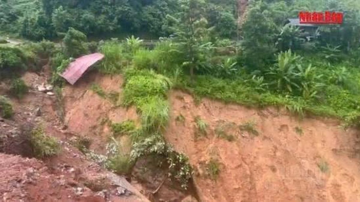 [Video] Quốc lộ 12 sạt lở, chia cắt giao thông giữa Lai Châu và Điện Biên - Báo Nhân Dân