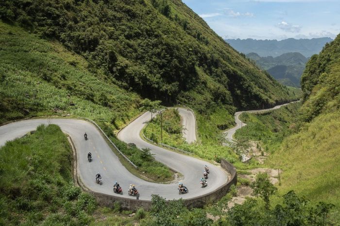Siết tour 'phượt' xe máy ở Hà Giang sau vụ du khách Anh gặp nạn - Tạp chí Tri thức