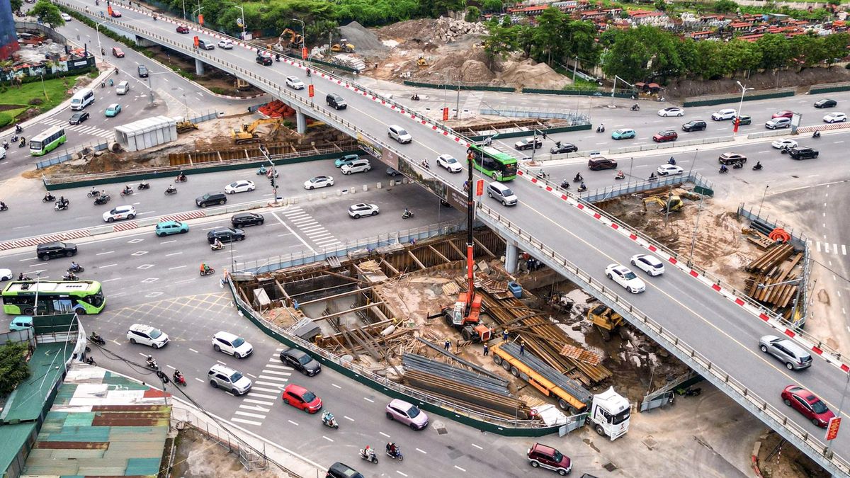Công trường hầm chui gần 750 tỷ đồng dưới nút giao đông đúc phía Đông Hà Nội - Báo VTC News