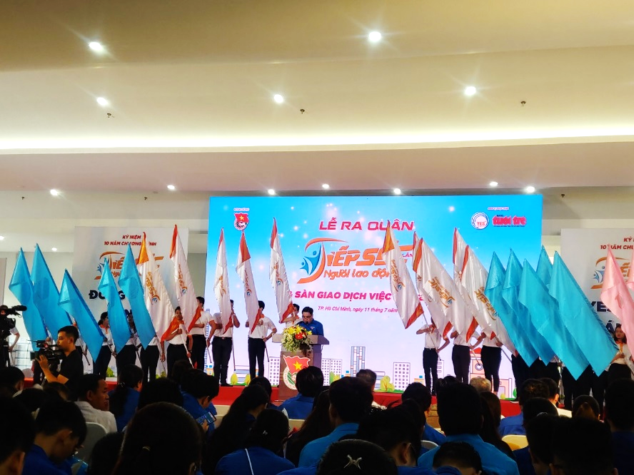 Không khí sôi nổi tại lễ khai mạc của ngày hội