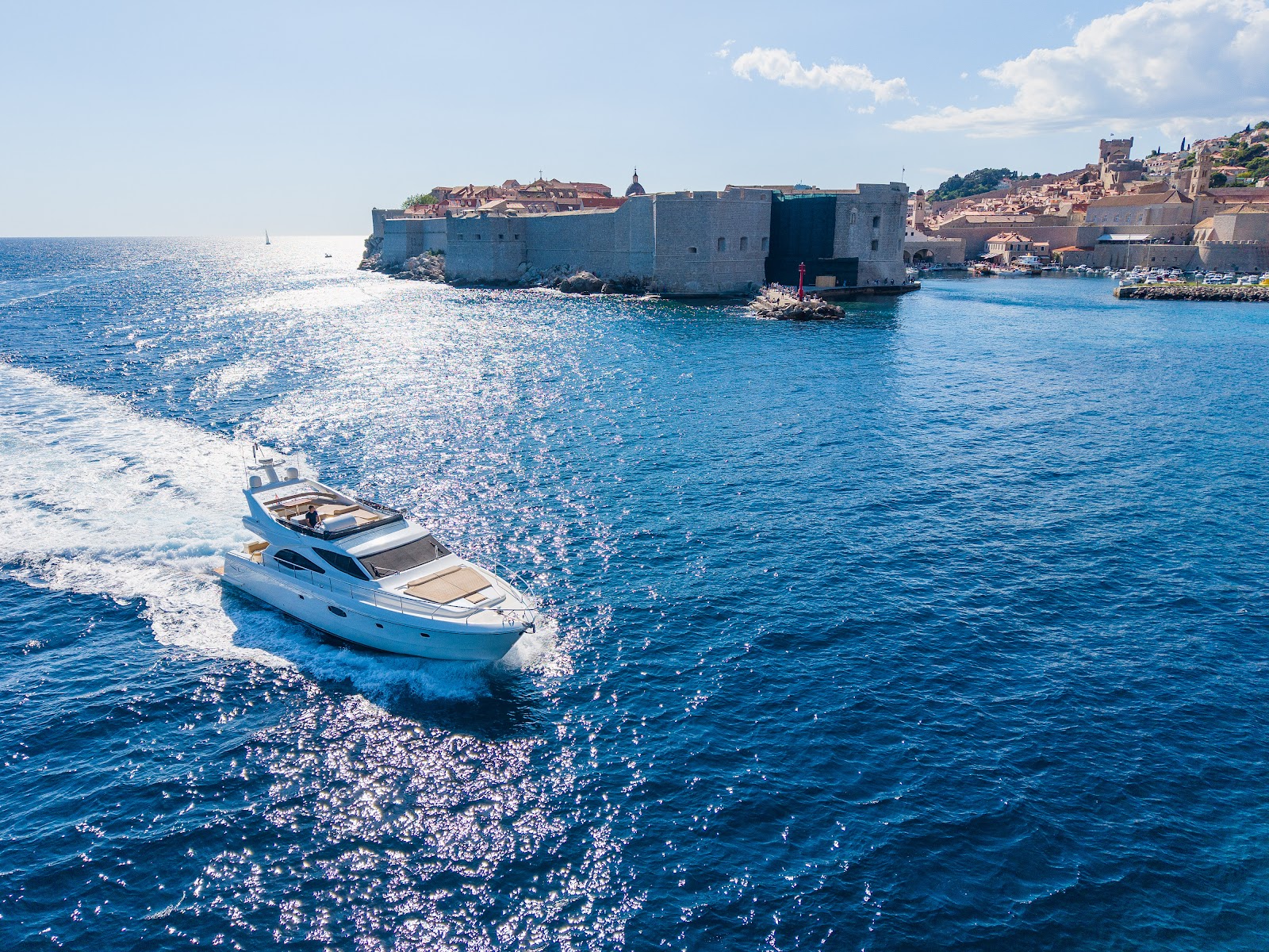 Ferretti 591 motor yacht