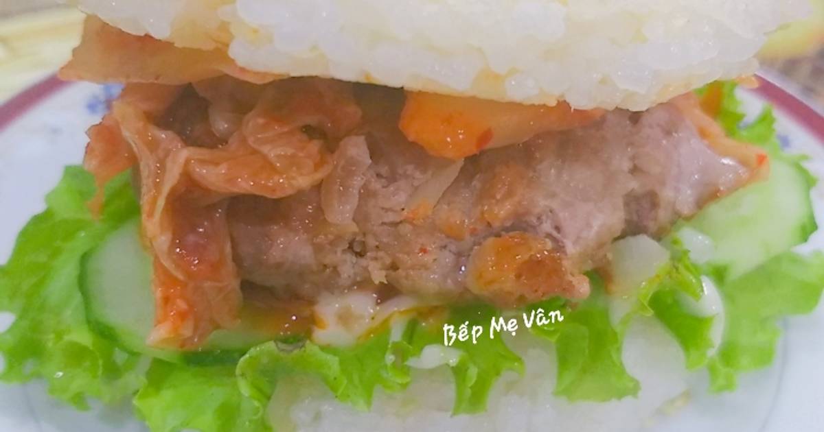 Hamburger Cơm Thịt Bò Bằm Áp Chảo