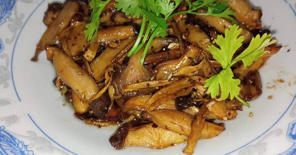 Nấm đùi gà kho gừng