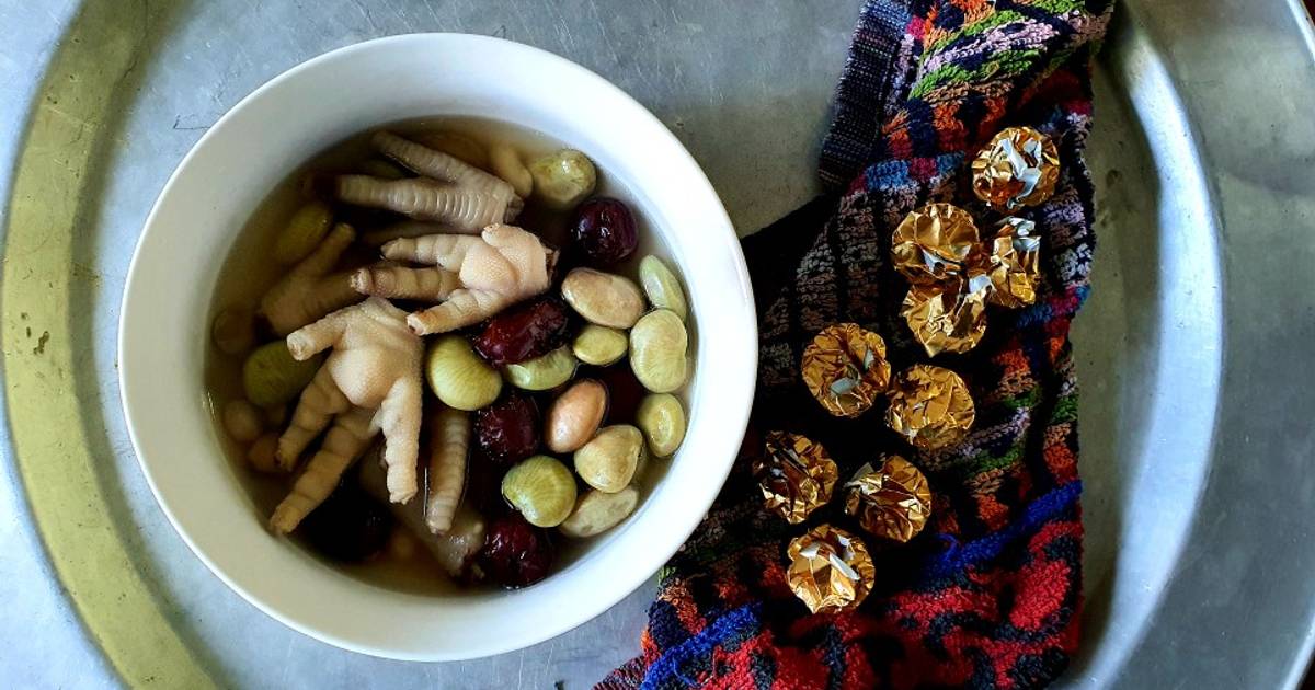 Chân gà hầm đậu táo đỏ