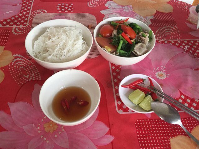 Bún Sườn Nấu Chua