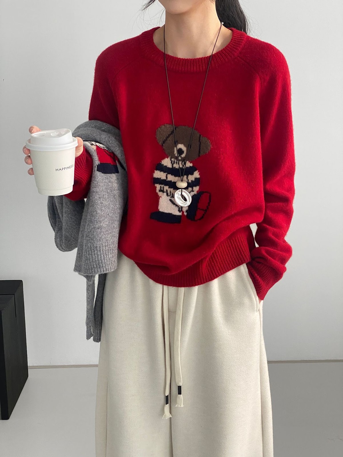 Women's knitted sweater, round neckline, bear embroidery